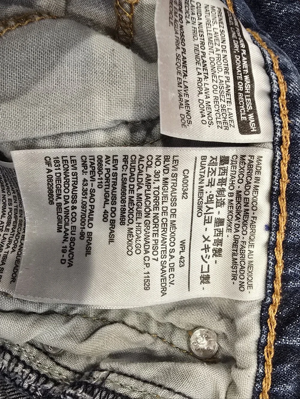 Levi’s Men’s Blue Denim Jeans Straight Fit Medium Wash 5-Pocket Cotton 32x32